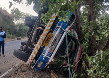 ताम्हिणी घाटात ट्रकचा ब्रेक फेल होऊन अपघात