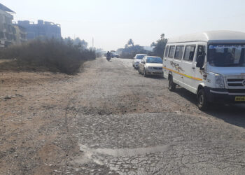 रस्त्याची दुरवस्था, दिशादर्शकही गायब