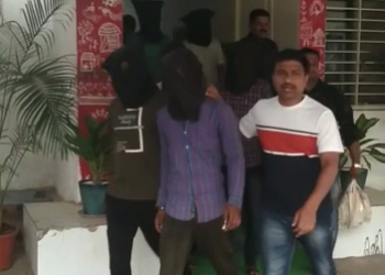 एक्स्प्रेस वे वर जबरी चोर्‍या करणारे अटकेत