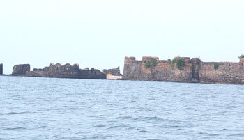 जेट्टीची उभारण्याची मागणी