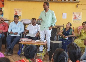 ग्रामपंचायतीसाठी आग्रही ग्रामस्थांकडून ग्रामसभेमध्ये ठराव मंजूर