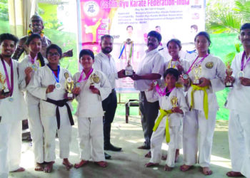 कराटे स्पर्धेत मुरूडच्या विद्यार्थ्यांचे यश