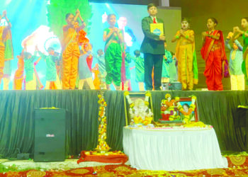 एलएईएस शाळेच्या व्यासपीठावर भारताची संस्कृती