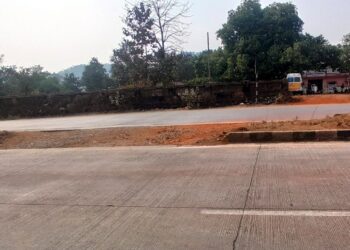 चौपदरीकरण आरोग्य सेवेच्या मुळावर