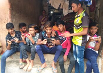 नेटवर्कच्या समस्येने नागरीक त्रस्त