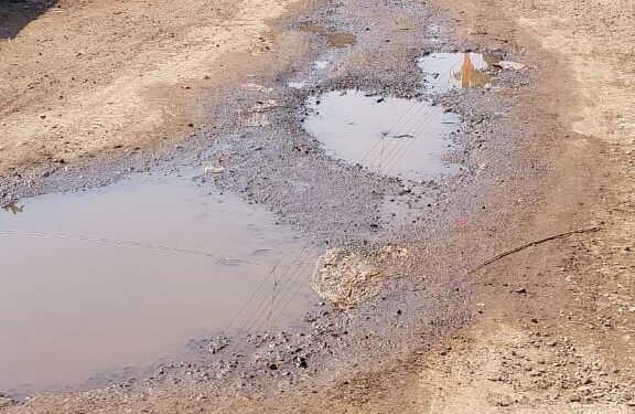 बोर्ले-जिते रस्त्याचे काम थांबले; ग्रामस्थ हैराण
