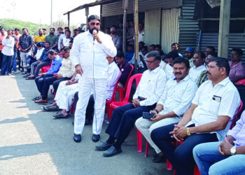 सीडब्ल्यूसीच्या विरोधात साखळी उपोषण