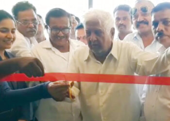 पळस येथे पुस्तक साथी वाचनालय