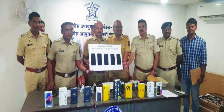 दोघा आरोपींकडून तीन लाखांचे मोबाईल जप्त