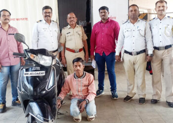 पोलिसांच्या प्रसंगावधानामुळे मोटारसायकल चोरास अटक