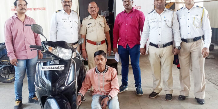 पोलिसांच्या प्रसंगावधानामुळे मोटारसायकल चोरास अटक