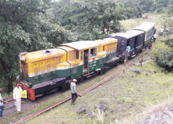 गाडी सुरू करण्याची मागणी