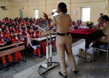 मुलींना स्वसंरक्षणाचे धडे; सायबर पोलिसांचा सुस्त्य उपक्रम