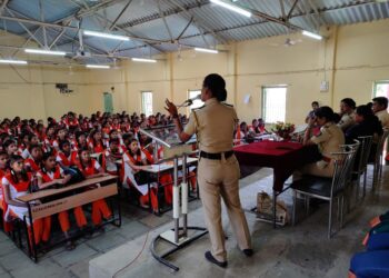 मुलींना दिले स्वसंरक्षणाचे धडे; सायबर पोलिसांचा स्तुत्य उपक्रम