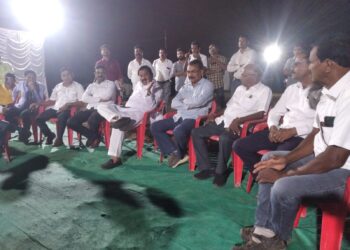 खा. तटकरे यांचा शेतकर्‍यांची संवाद