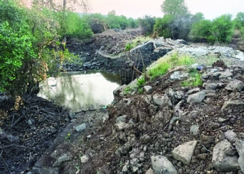 आमटेम खारभूमी ठेकेदारांना आंदण दिली का?