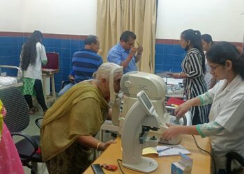 जिंदाल रुग्णालयातील नेत्र तपासणी