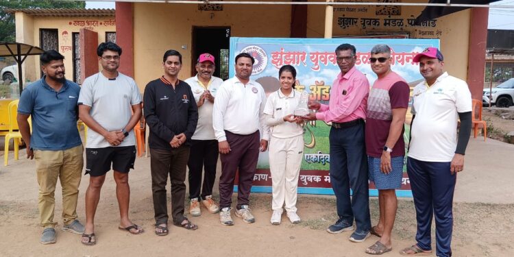 झुंझार युवक मंडळ पोयनाड आयोजित क्रिकेट स्पर्धा