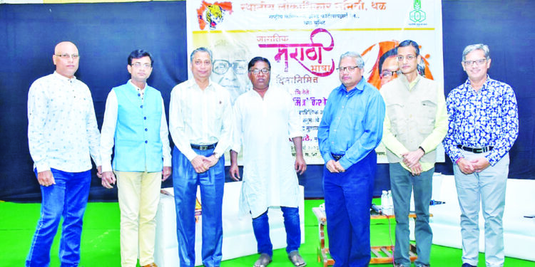 कवी सौमित्रांच्या काव्यसरींनी रसिक मंत्रमुग्ध