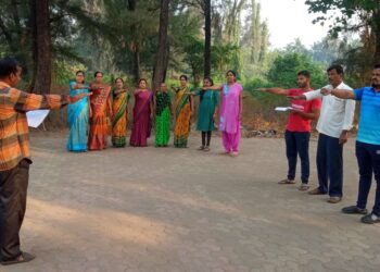 आक्षी समुद्र किनार्‍यावर महास्वच्छता अभियान