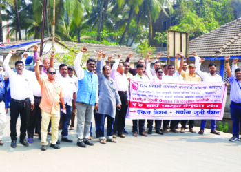 जिल्ह्यात संपाने कामकाज ठप्प; शासकीय कार्यालयात शुकशुकाट