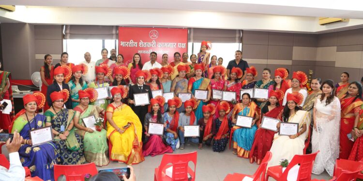 सावित्रीरत्न महिलांकडून प्रेरणा घ्या- पंडीत पाटील