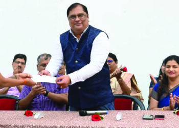 नमिता नाईक स्मृतीप्रित्यर्थ जेएसएमला एक लाखाची देणगी