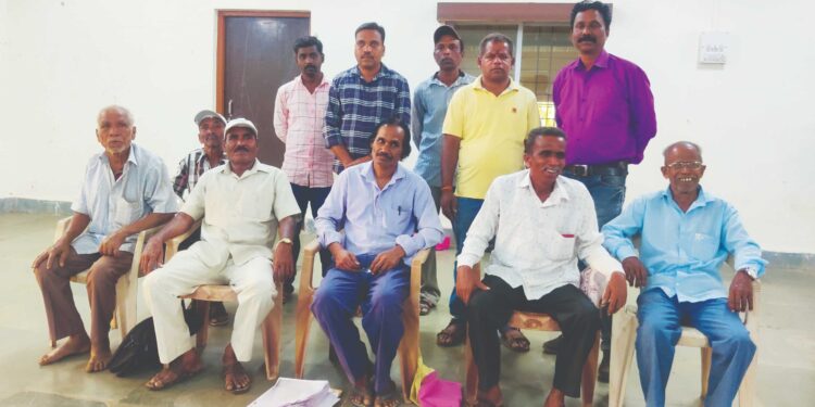 रेशनिंग दुकानांमधील गैरव्यवहाराबाबत सुनावणीस अधिकार्‍यांची चालढकल