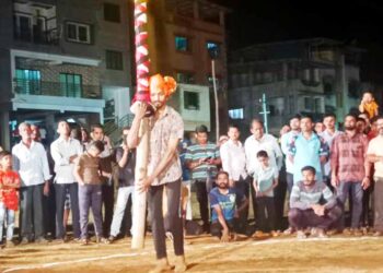 महाडमध्ये सासनकाठी स्पर्धेचे आयोजन