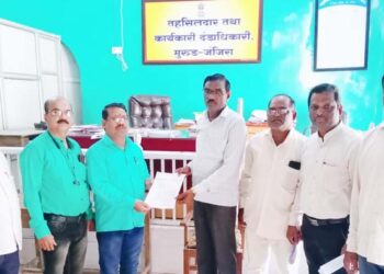 न.प. कर्मचार्‍यांचा काम बंद आंदोलनाचा इशारा