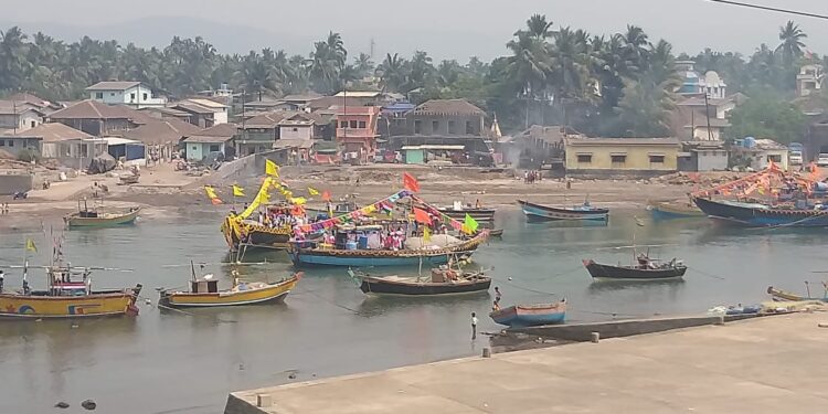 सोमवारपासून नौका मासेमारीला निघणार
