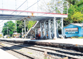 रेल्वेच्या तीन पुलांची कामे प्रगतीपथावर