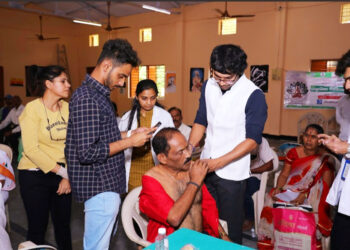 आयुर्वेदिक चिकित्सा शिबिराला प्रतिसाद