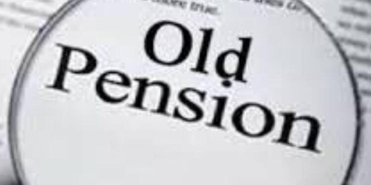 निवृत्तीधारकांचे वेतन थकले