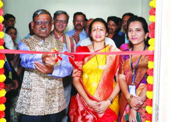 विद्यार्थ्यांच्या उज्ज्वल भविष्यासाठी कटिबद्ध