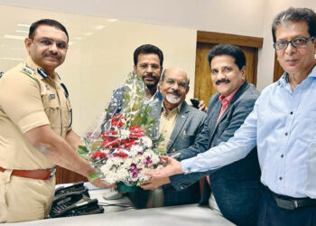 बिल्डरांनी घेतली पोलीस आयुक्तांची भेट