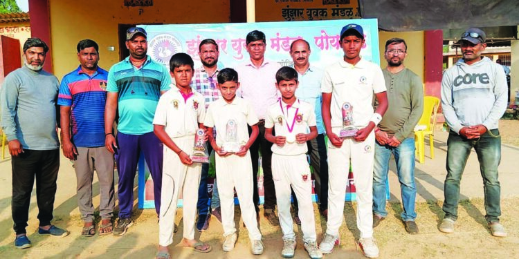 झुंझार युवक मंडळ पोयनाड क्रिकेट स्पर्धा