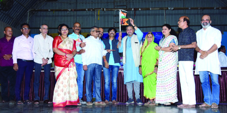 संतोष दगडे माऊंट एव्हरेस्ट मोहिमेवर