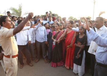 चिंचोटी ग्रामस्थांचा गेल कंपनीवर मोर्चा