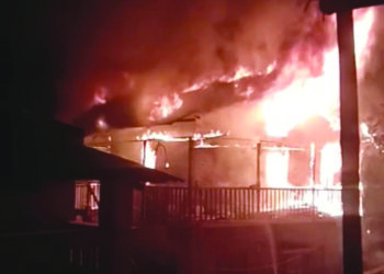 मुरुड तालुक्यात घरावर वीज कोसळली; लाखो रुपयांचे नुकसान