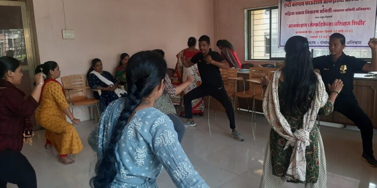अलिबाग पंचायत समितीत महिलांसाठी आत्मसंरक्षण प्रशिक्षण