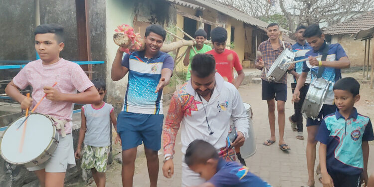 सुधागडात होळीची धूम