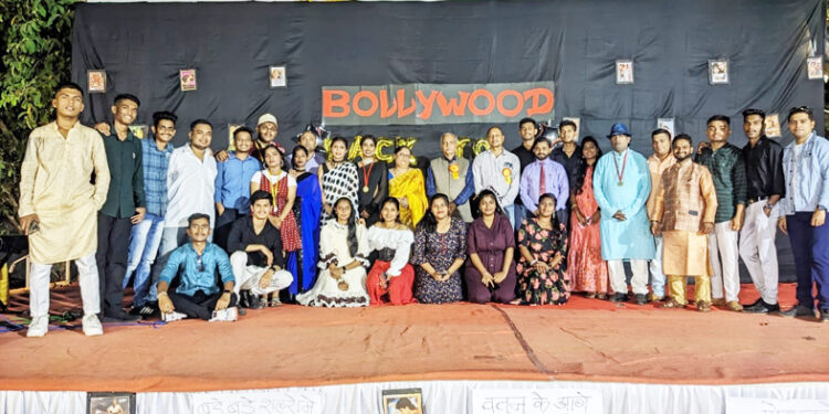 महेश वेळे यांना सुवर्ण पदक