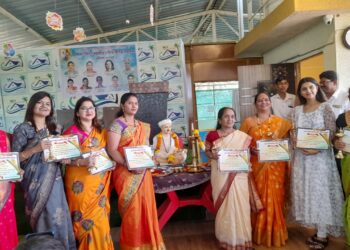 कर्तृत्वत्वान महिलांचा सत्कार