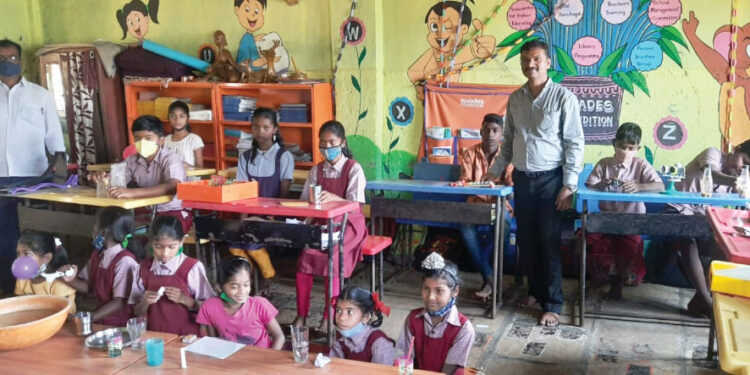 विज्ञान दिन मोठ्या उत्साहाने साजरा