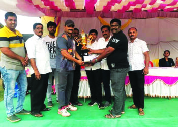 झुंझार टेनिस क्रिकेट स्पर्धा