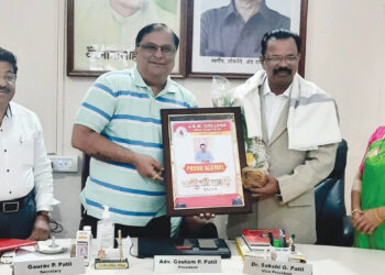 अ‍ॅड. प्रसाद पाटील यांचा सत्कार