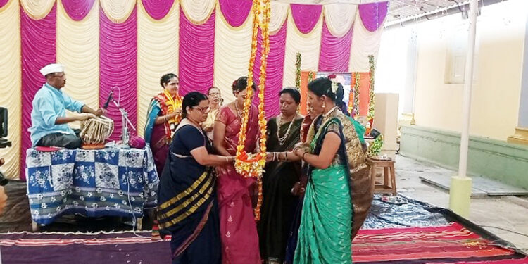 अमृतेश्वर मंदीरात पूजा अर्चा