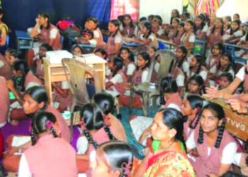 मुलींना बालवयातच अन्यायाविरूद्ध लढण्याचे बाळकडू द्या: अ‍ॅड. देशपांडे