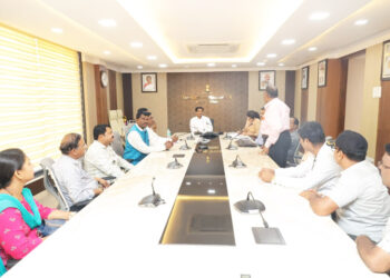 कर्मचारी संघटनांनी जनसेवेसाठी कटिबद्ध राहावे; जिल्हाधिकार्‍यांचे आवाहन